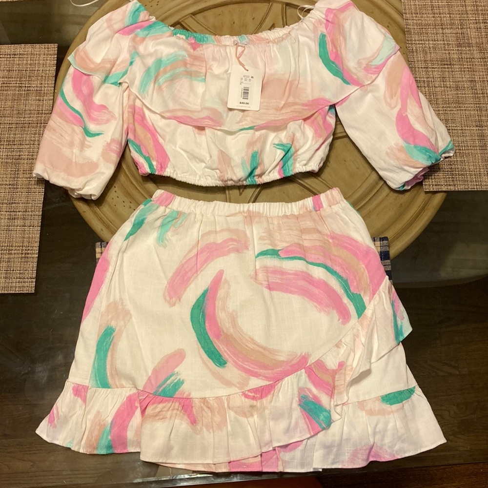 Two piece , size M , multicolor, made in china.